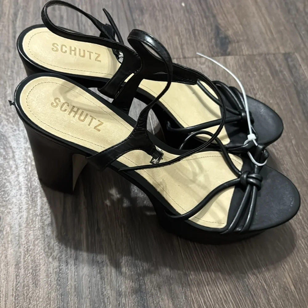 NEW! SCHUTZ Black Kelsie Platform Sandal - Multiple Sizes 🛵🚛