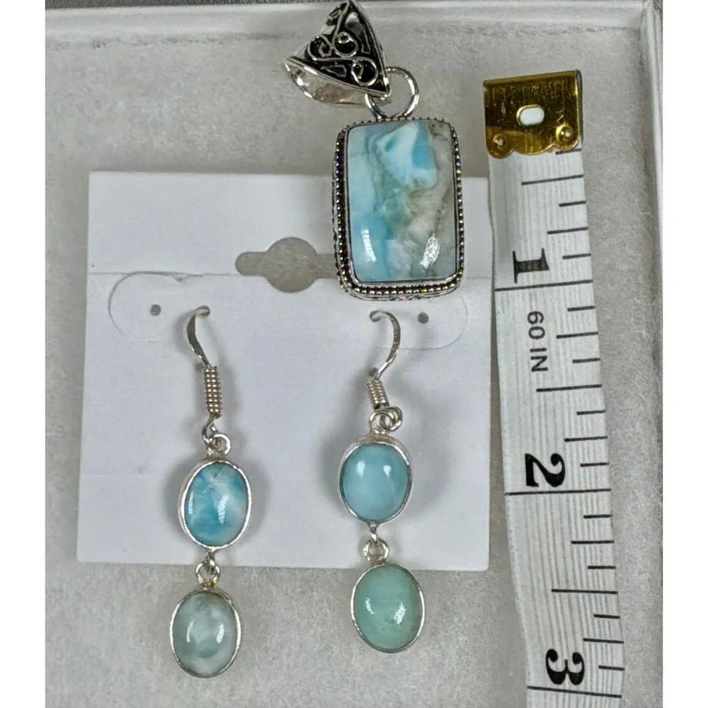 N/A larimar pendant