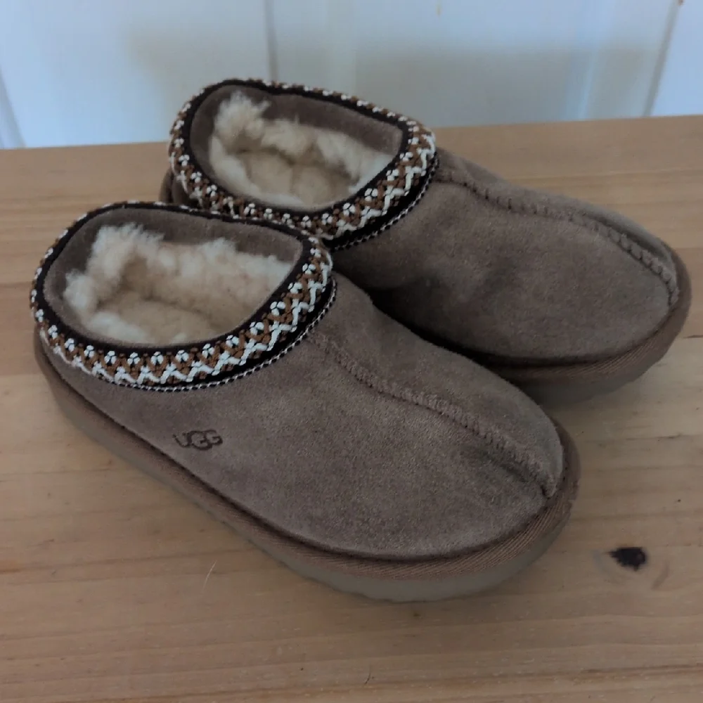 Ugg Tasman II Slippers Toddler Size 11 Chestnut Brown