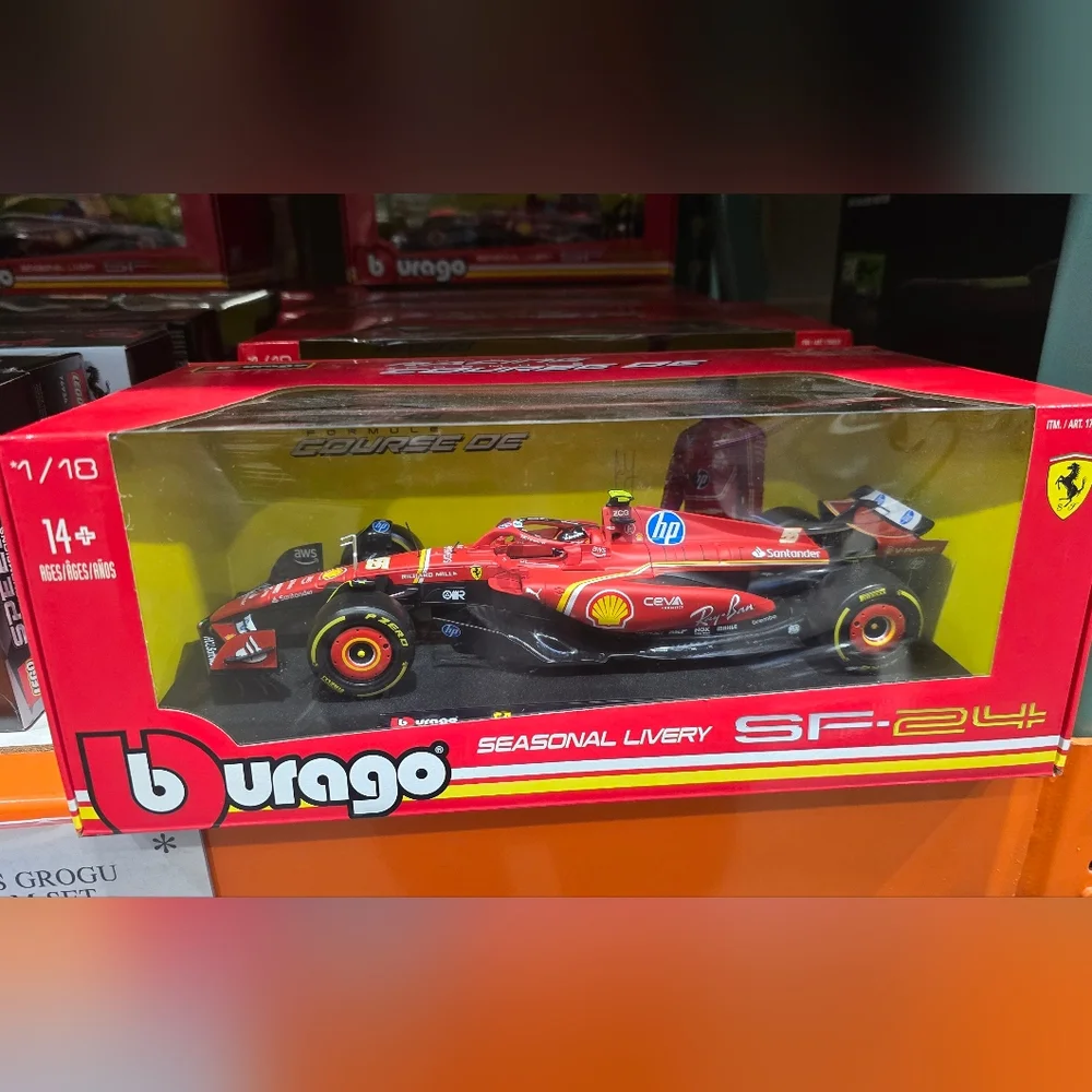 Burago 1:43 Formula F1 Racing Paddock Set - Ferrari Brand New in Original Box