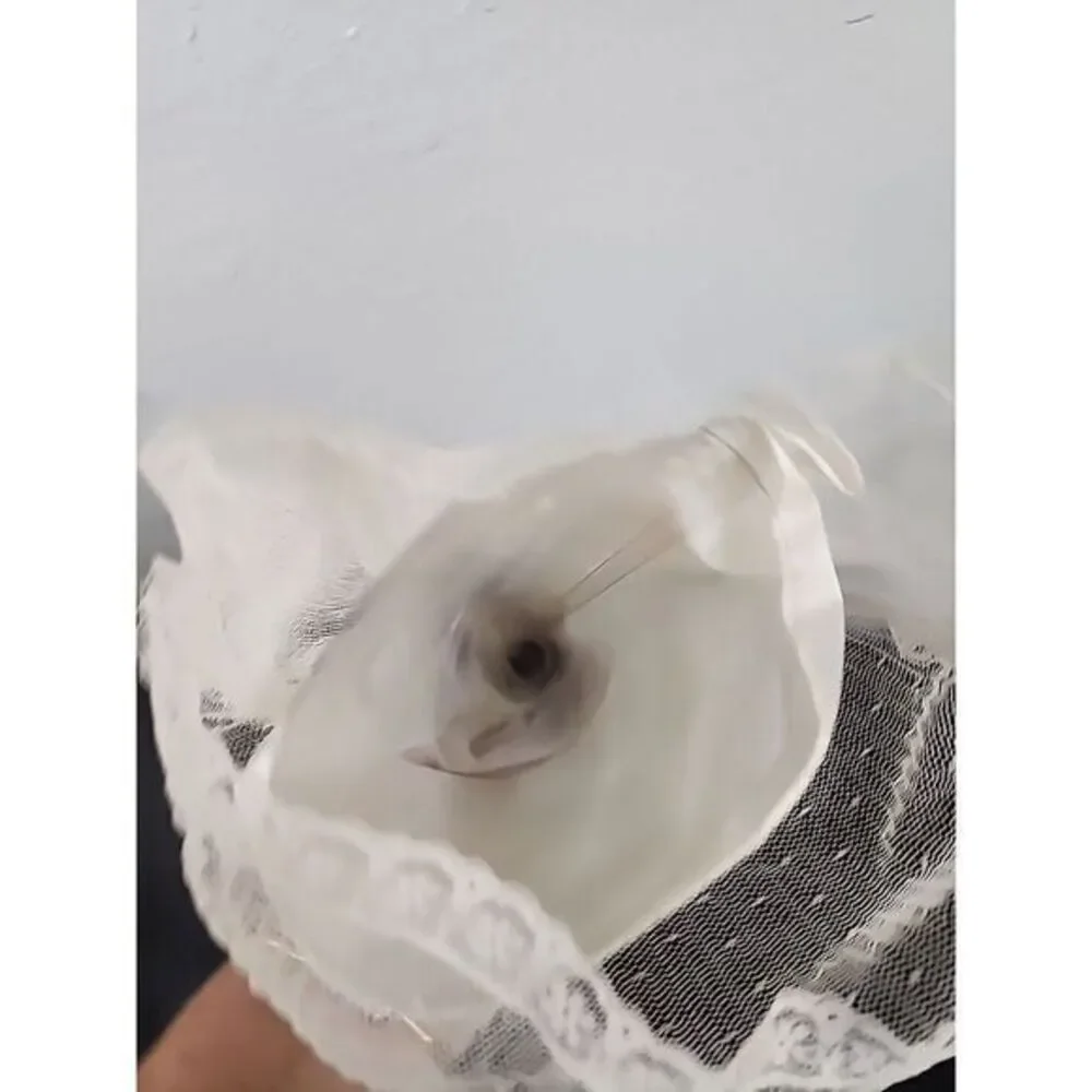 N/A angelic white