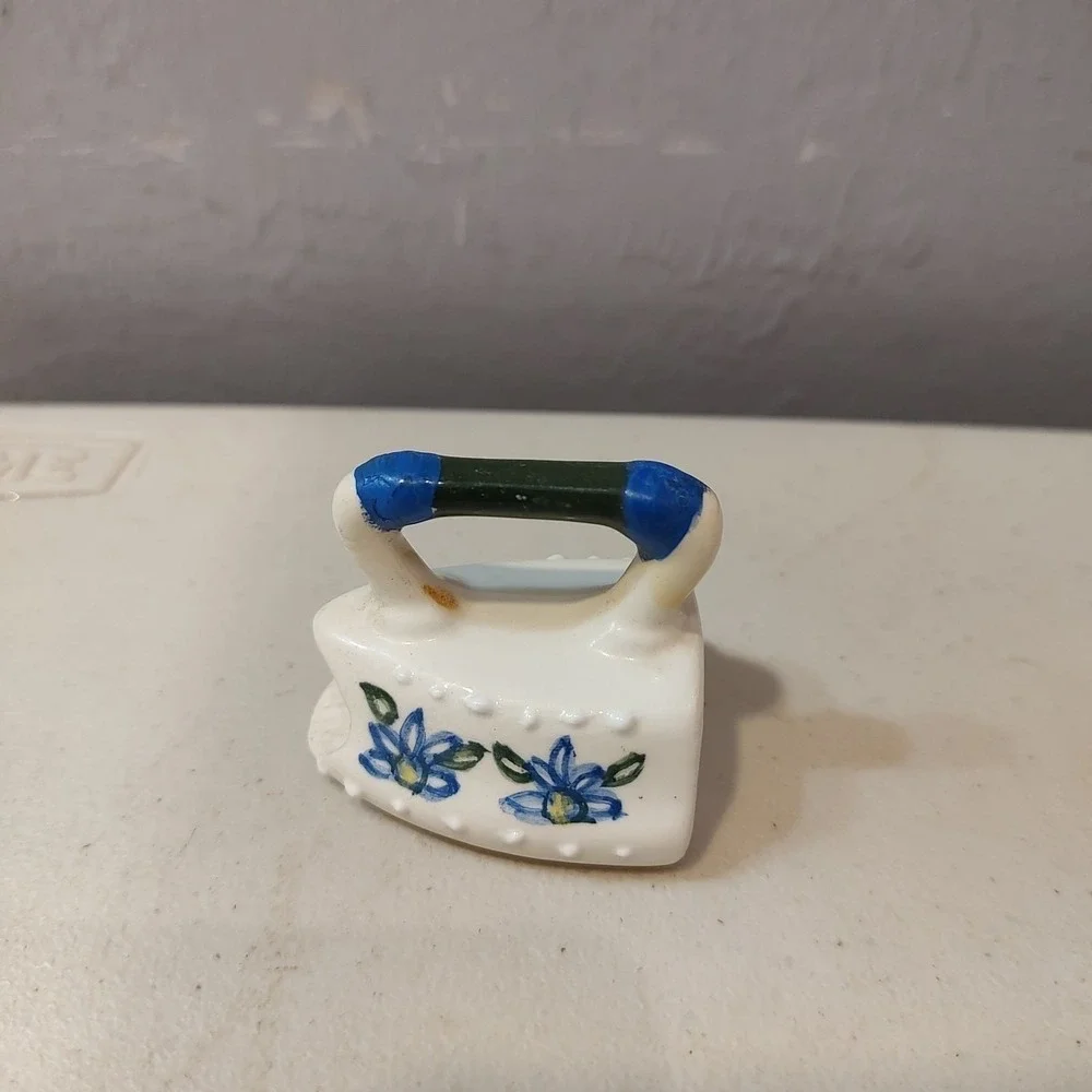 Vintage Miniature Iron Ceramic Porcelain Toothpick‎ Holder Floral Iris 2