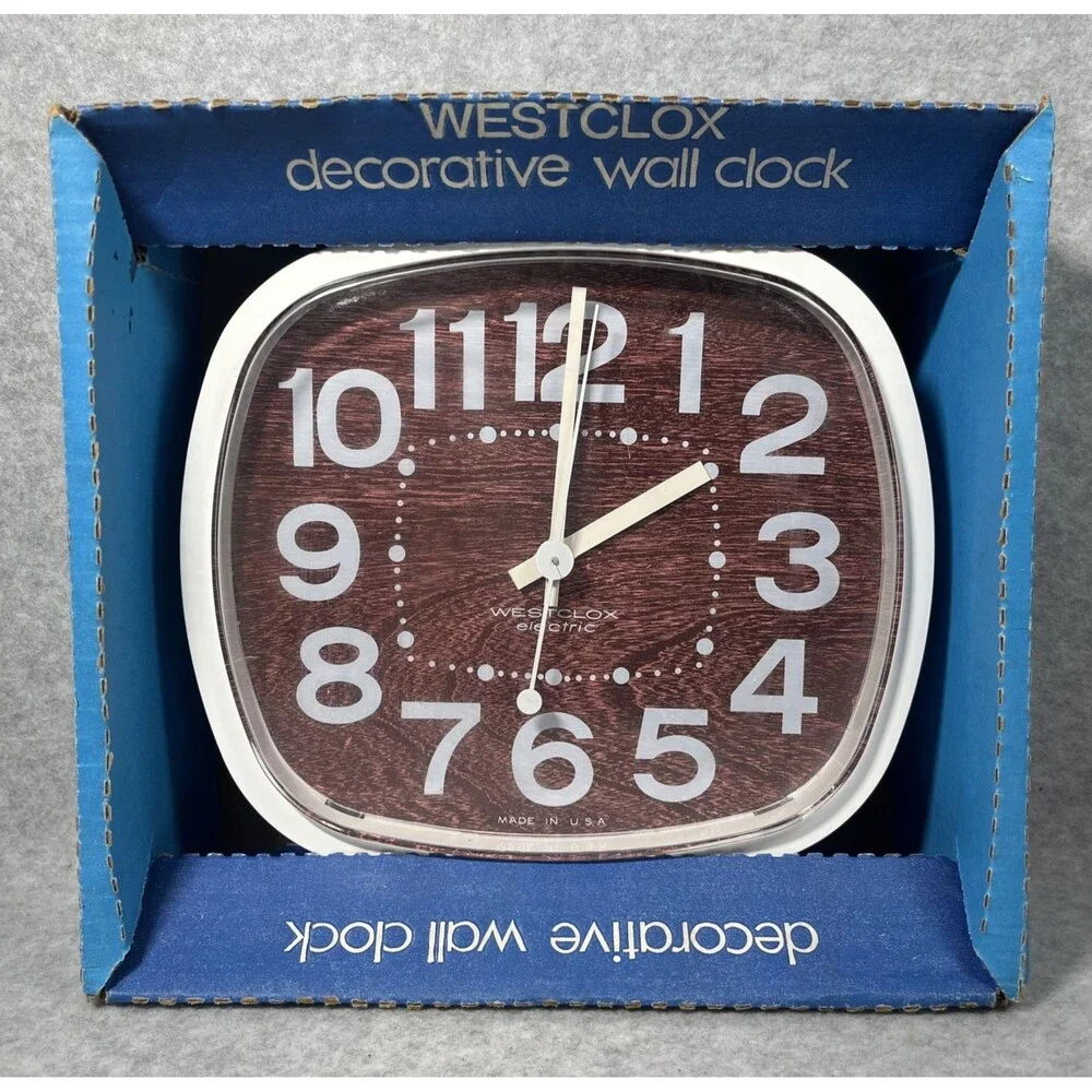 Vintage Westclox Walltone Electric Wall Clock Walnut Woodgrain USA Retro‎ Decor