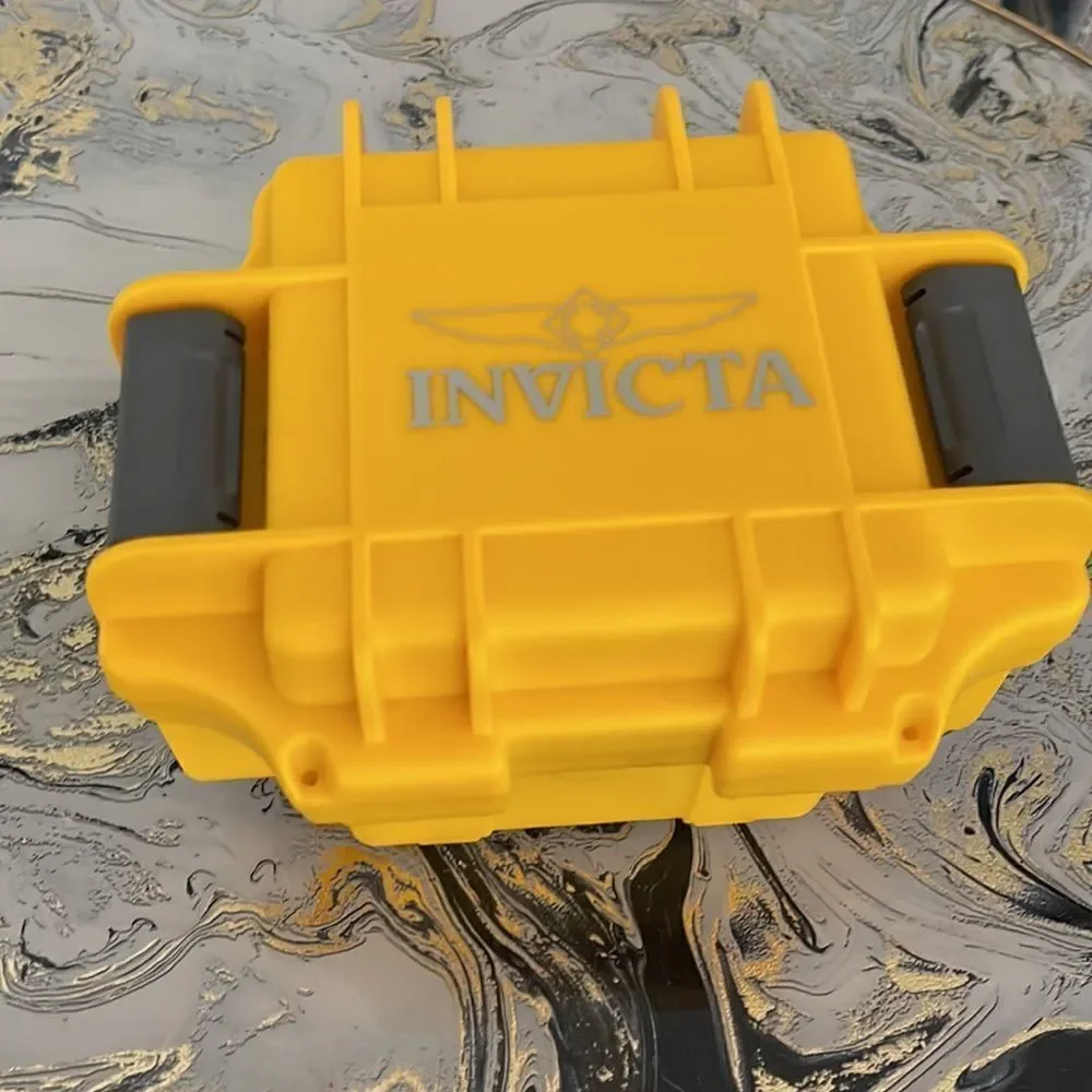 Invicta this watch