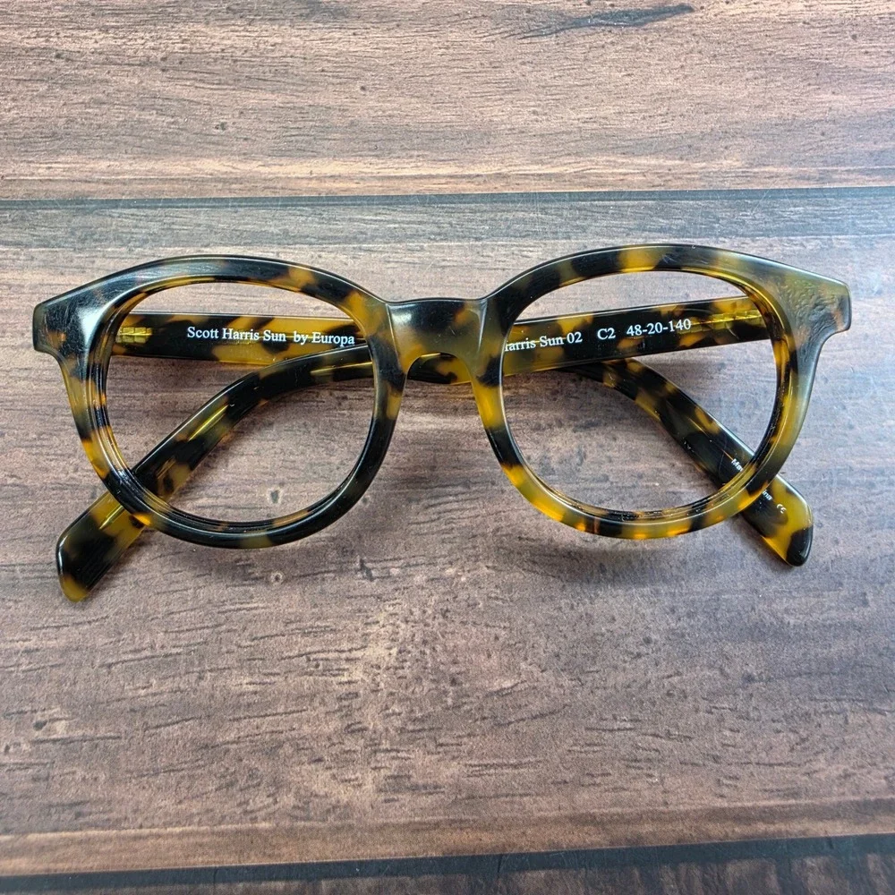 Scott Harris chic tortoiseshell