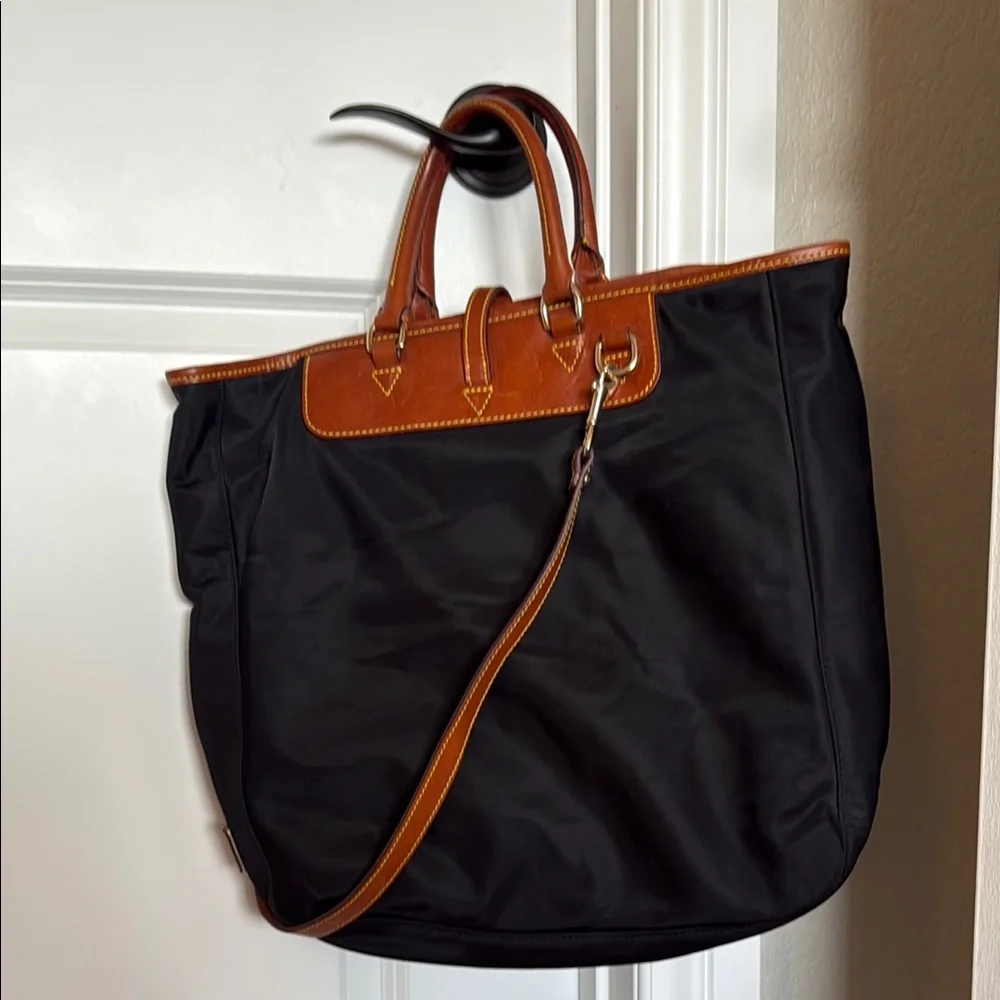Dooney & Bourke sleek black