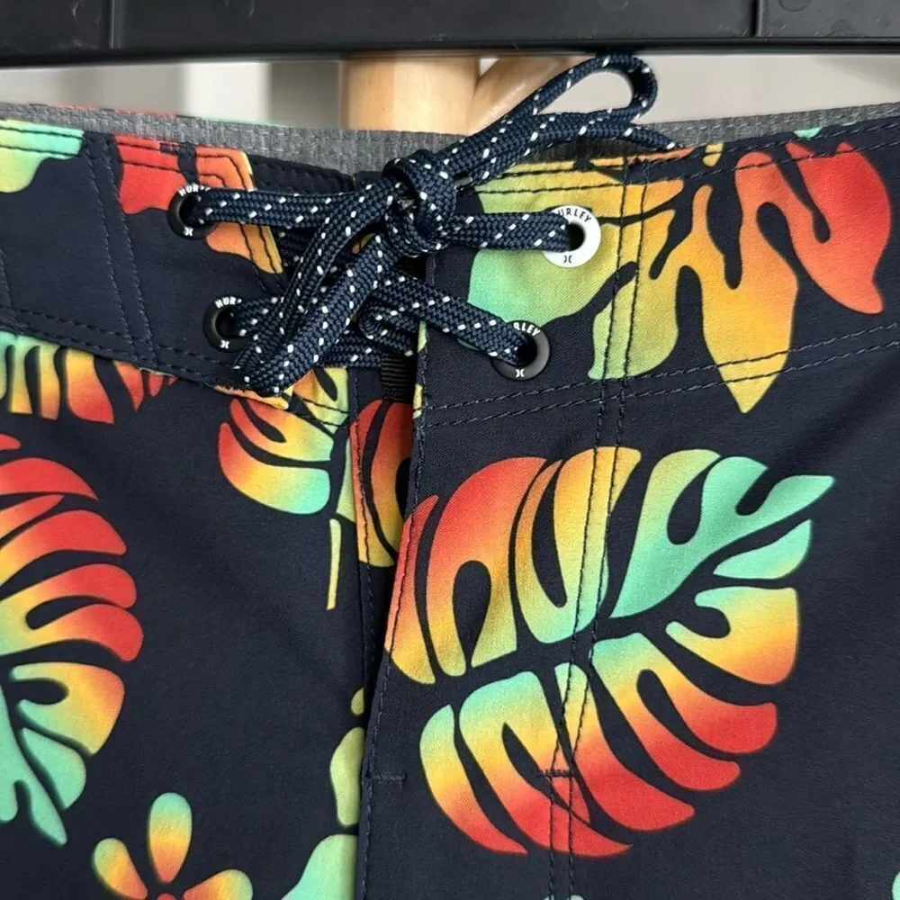 NWT Hurley Board Shorts Swim Phantom Quick Dry 4 Way Stretch Tropical Black 32
