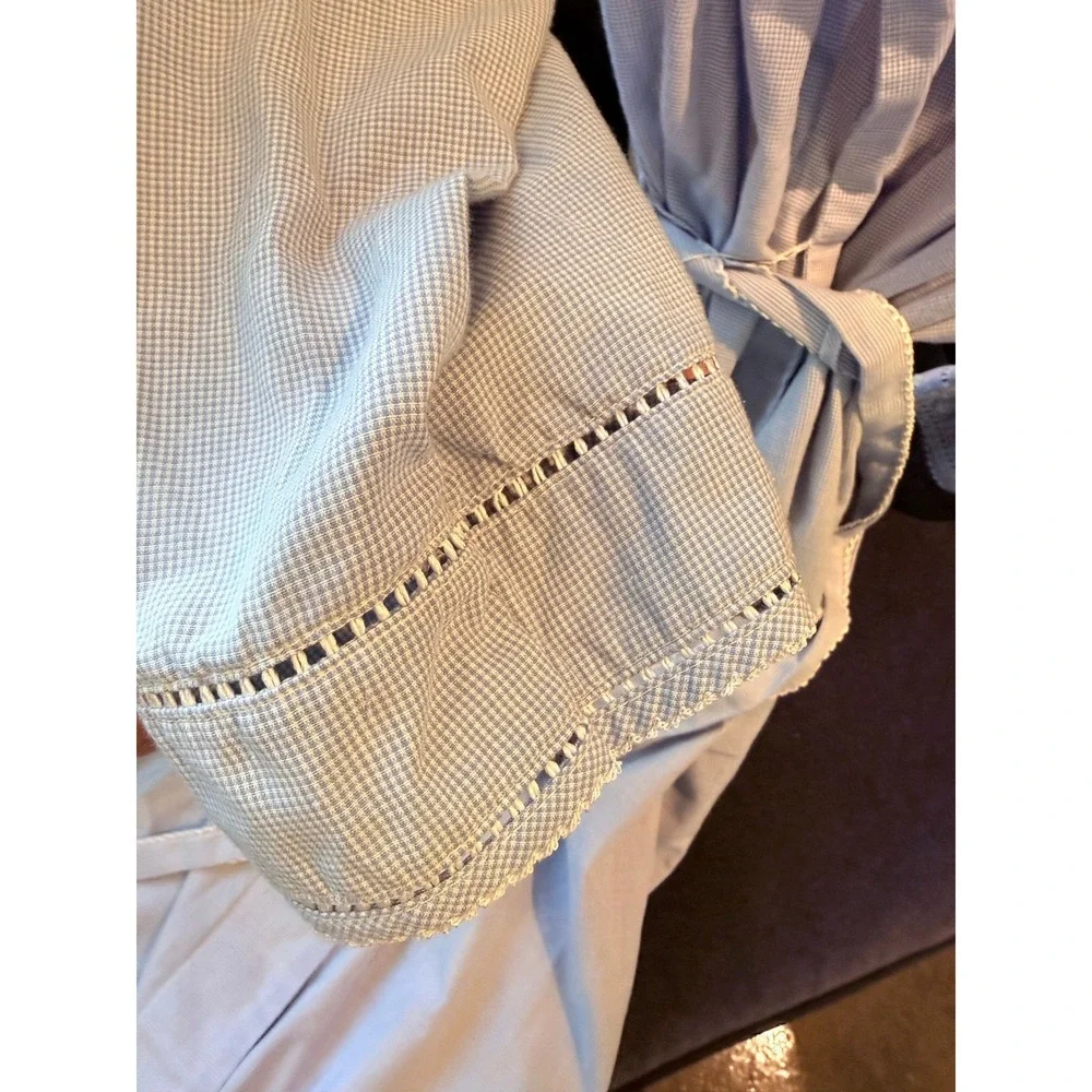 Aria light blue