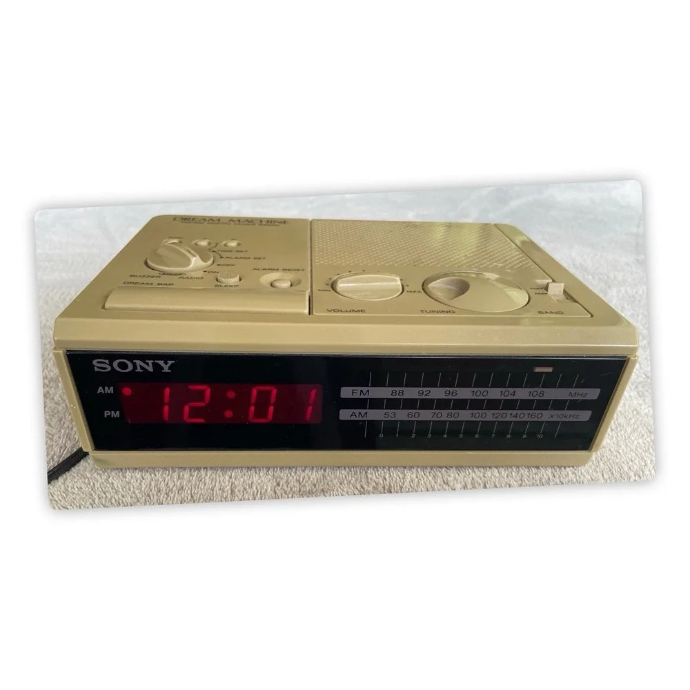 Vintage 80's Sony Dream Machine FM/AM Digital Clock Radio Alarm ICF-C2W