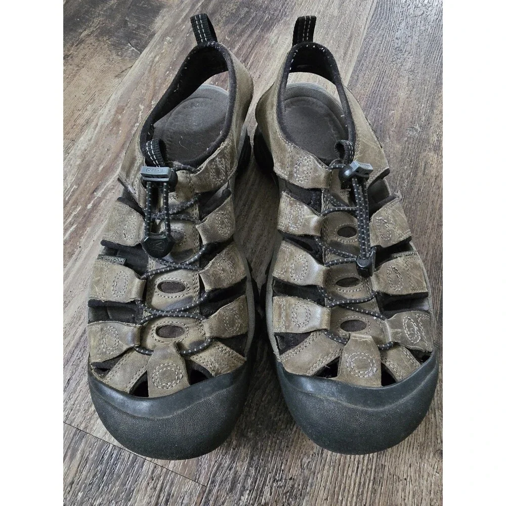 Keen Sandals Men 9.5M Newport Shoes Brown Leather Waterproof Hiking Water Sports