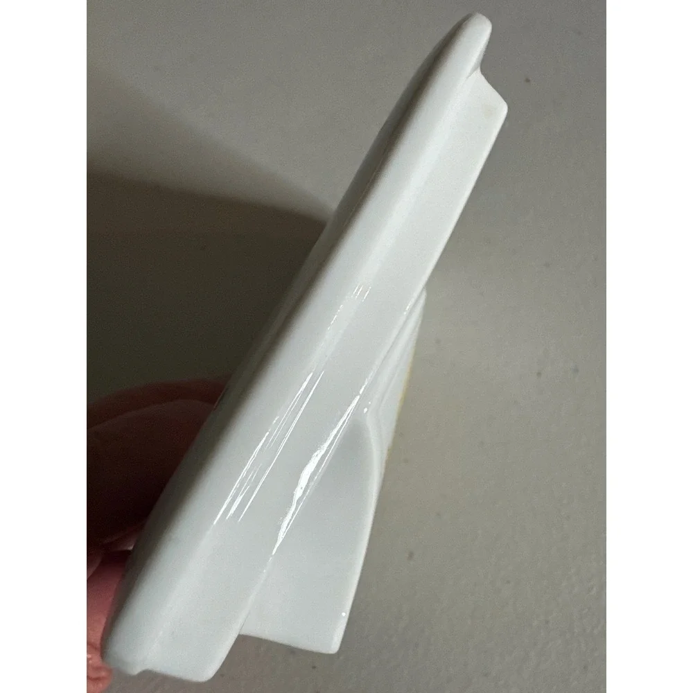 Unbranded vintage ceramic