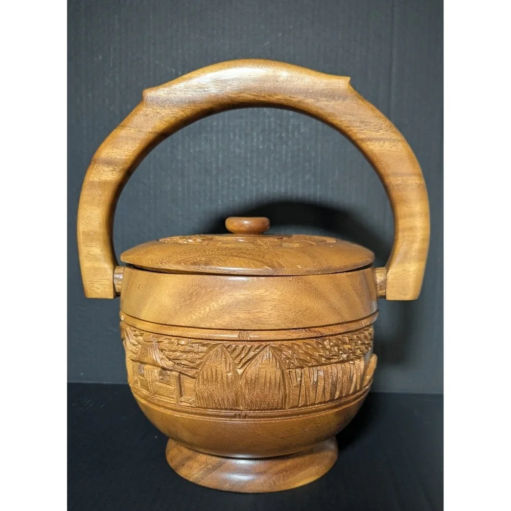 The Unbranded Brand vintage hand