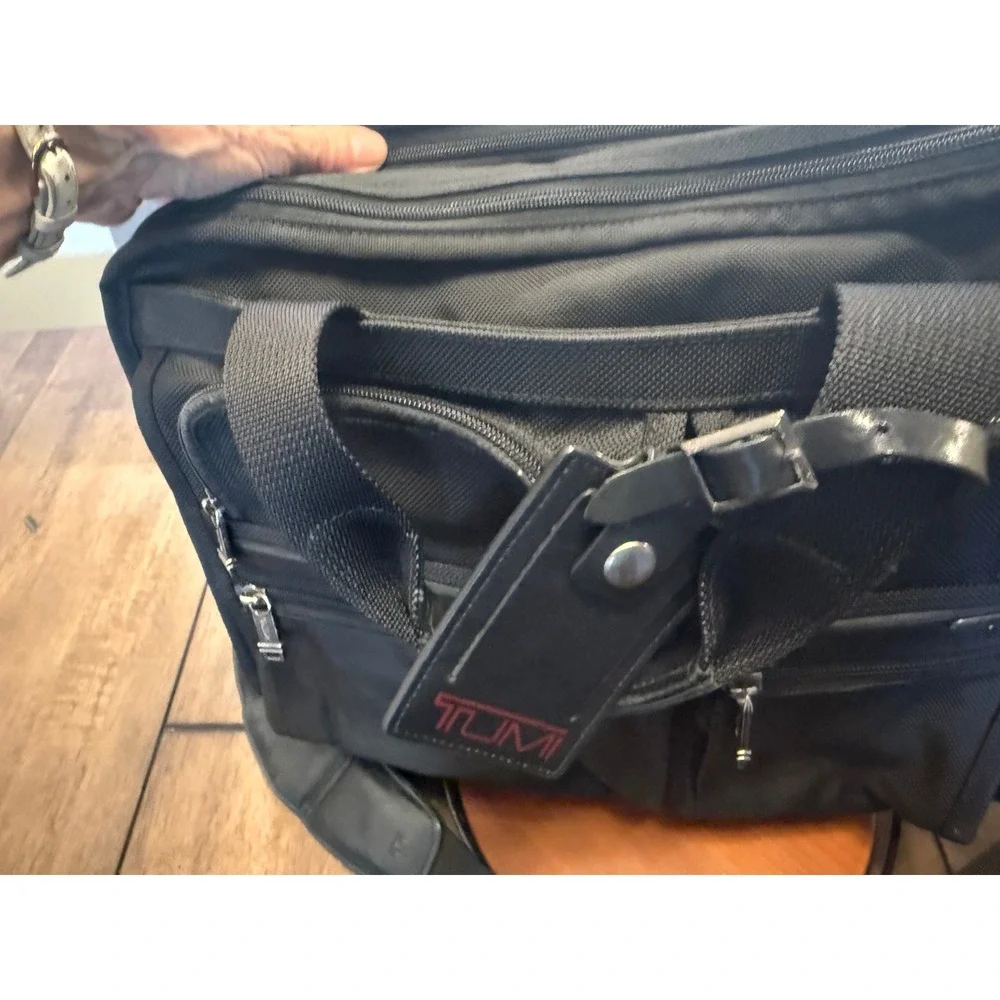 Tumi Alpha Black Ballistic Nylon Expandable Briefcase Laptop Bag‎ Travel Office