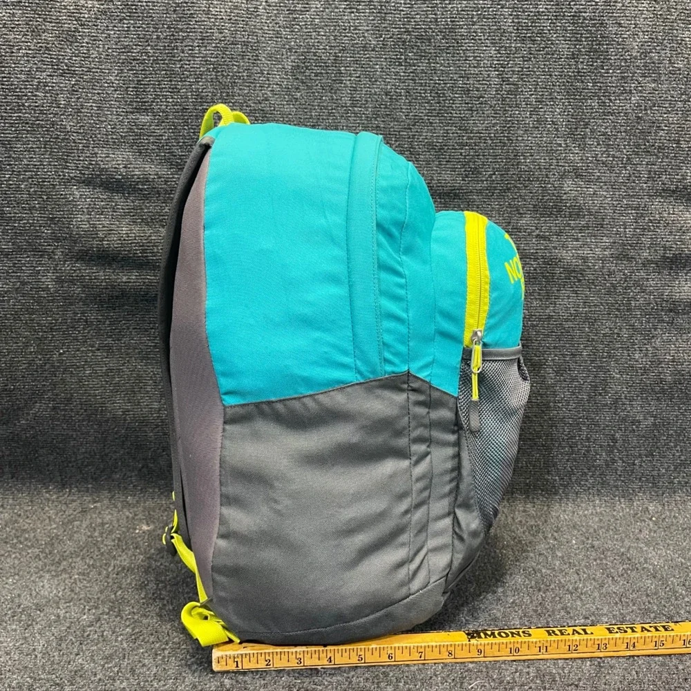 The North Face 35 includes brand