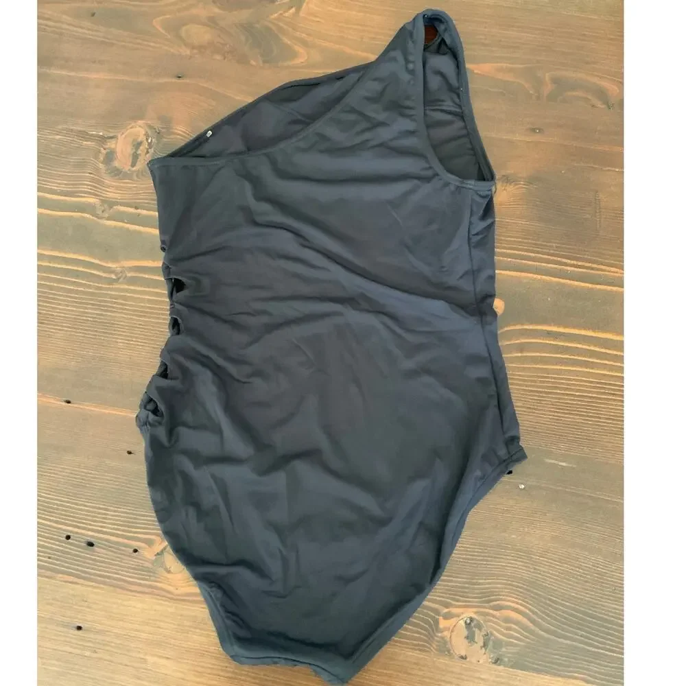 Vince Cam gently used