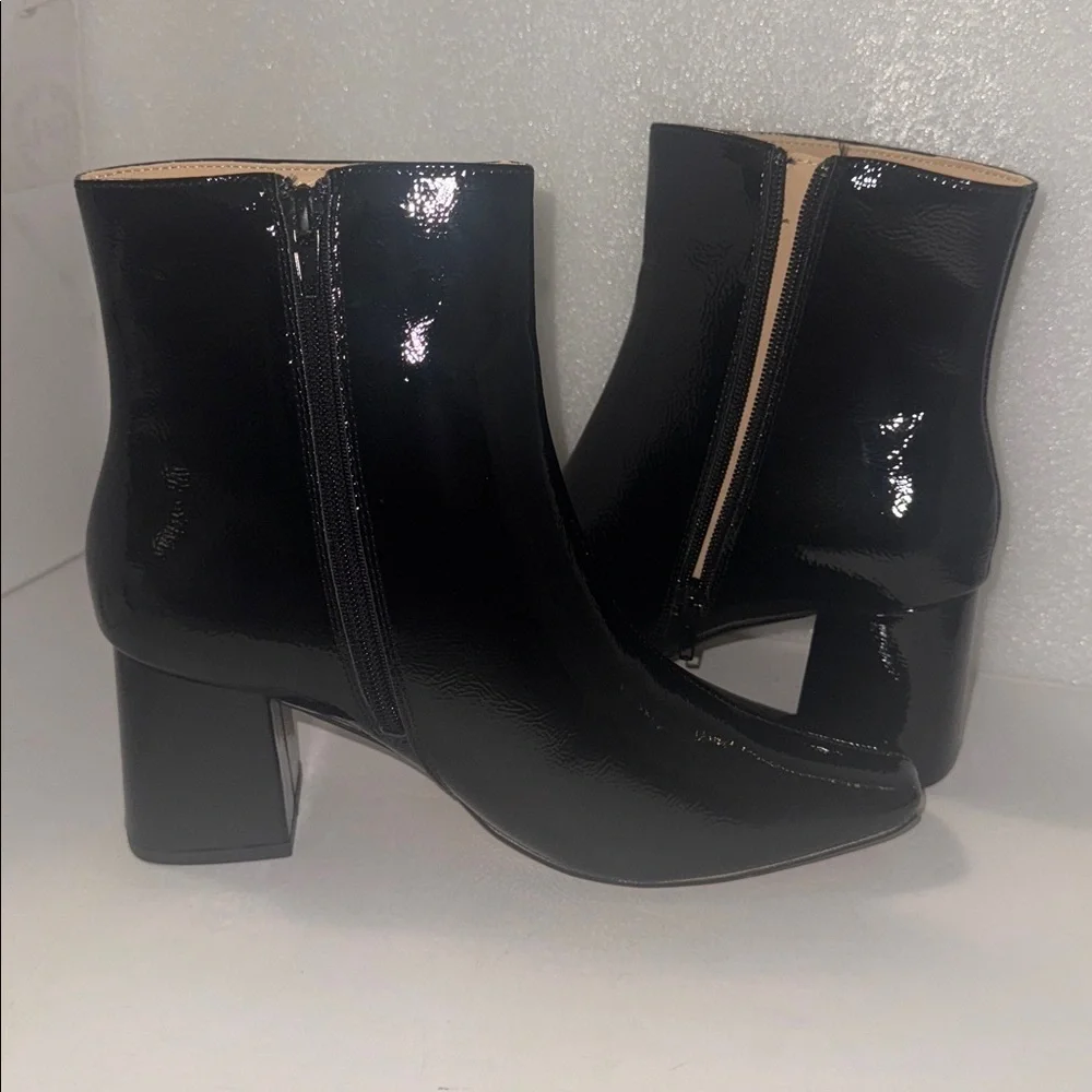Journee Collection Glossy Black Ankle Booties size 8
