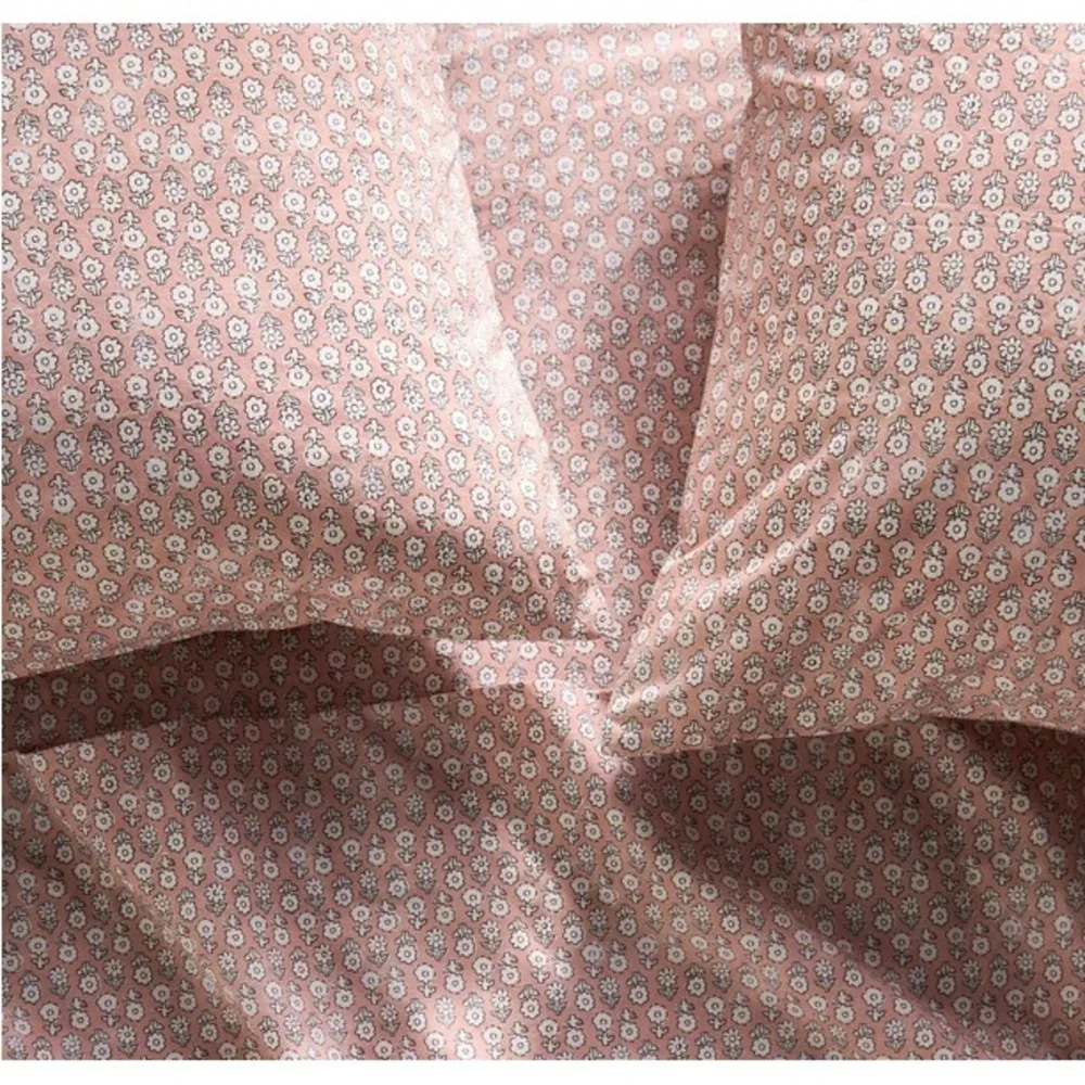 Anthropologie STANDARD Size Pillowcases Set 2 Pink Liza Floral Cottagecore