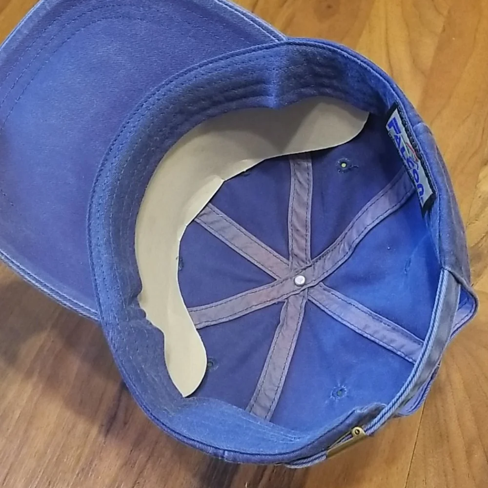 Falcon buckle cap place