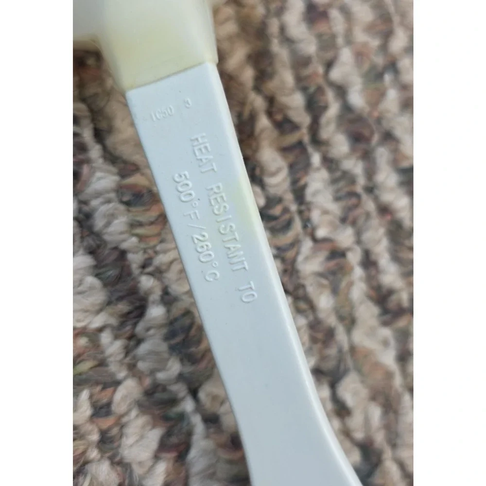 Rubbermaid vtg silicone