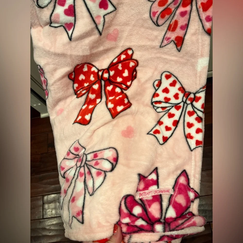 Betsey Johnson charming blanket