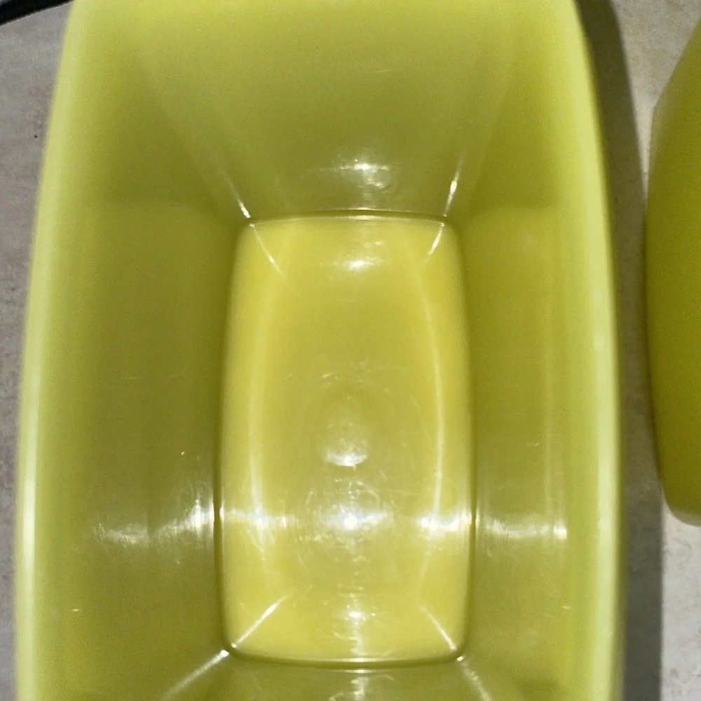 Tupperware set four