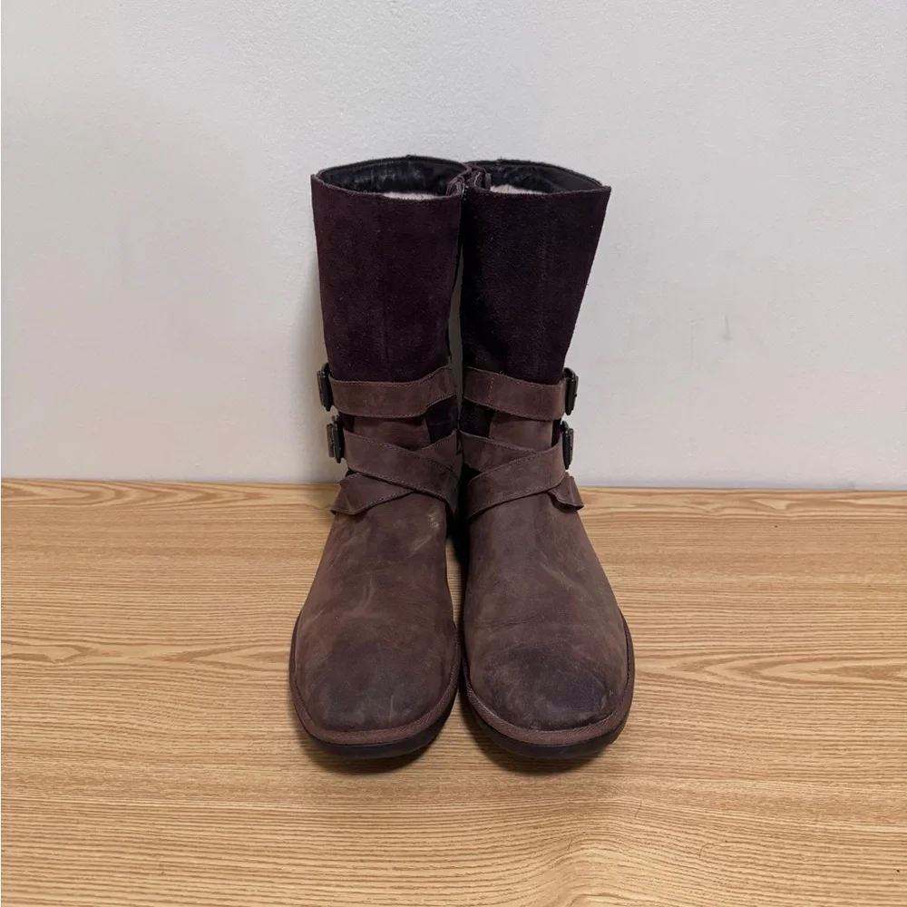 N/A ugg lorna