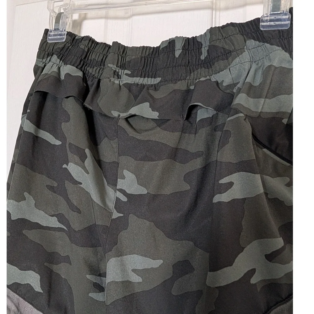 ATHLETA Mesh Racer Run Short Olive‎ Camo Lux Running Workout 446581 Womens Small