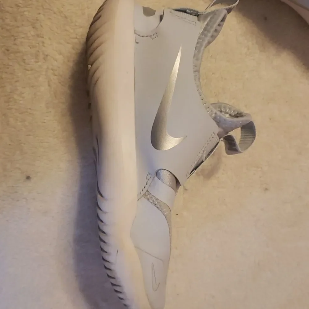 𝅺Nike Baby Blue Flexrunner Youth Size 1‎