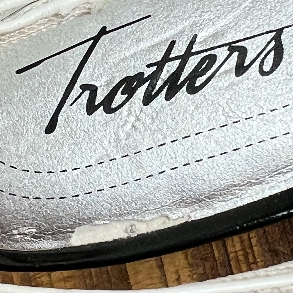 Trotters Leather Two Tone Slingback Kitten Heels Black White 10.5 N