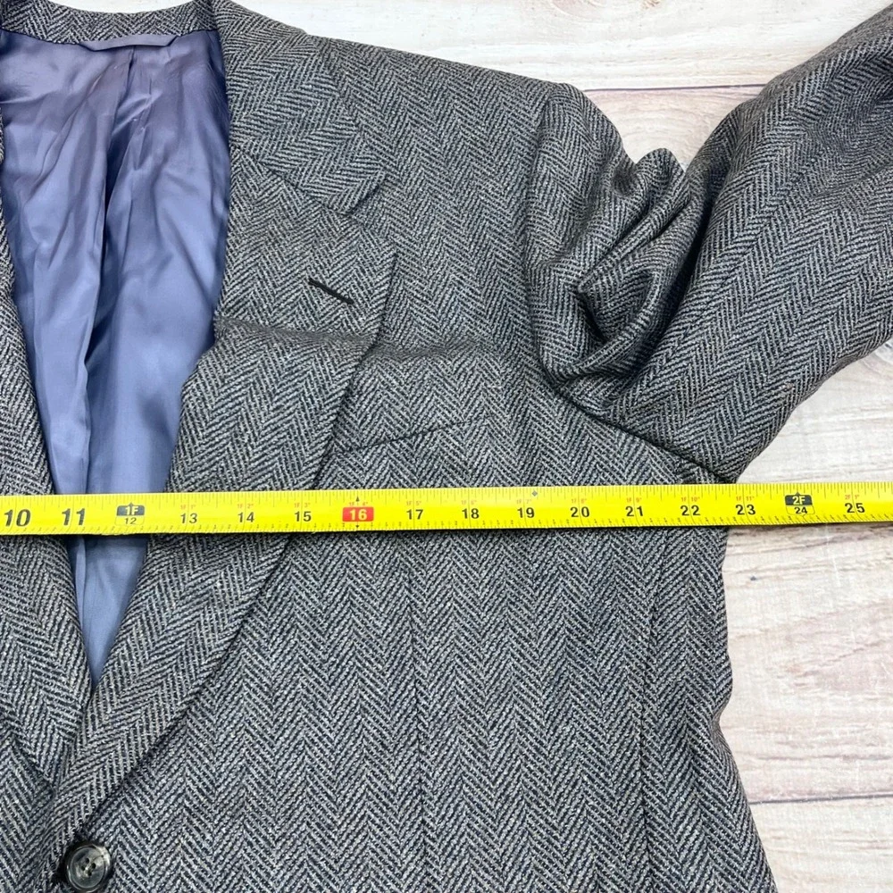 Hickey Freeman The Boardroom Sport Coat Blazer 100%Pure Wool Herringbone Gray 46