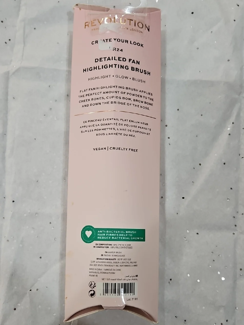 NWT Revolution Pink & Rose Gold Fan Highlighting Brush R24