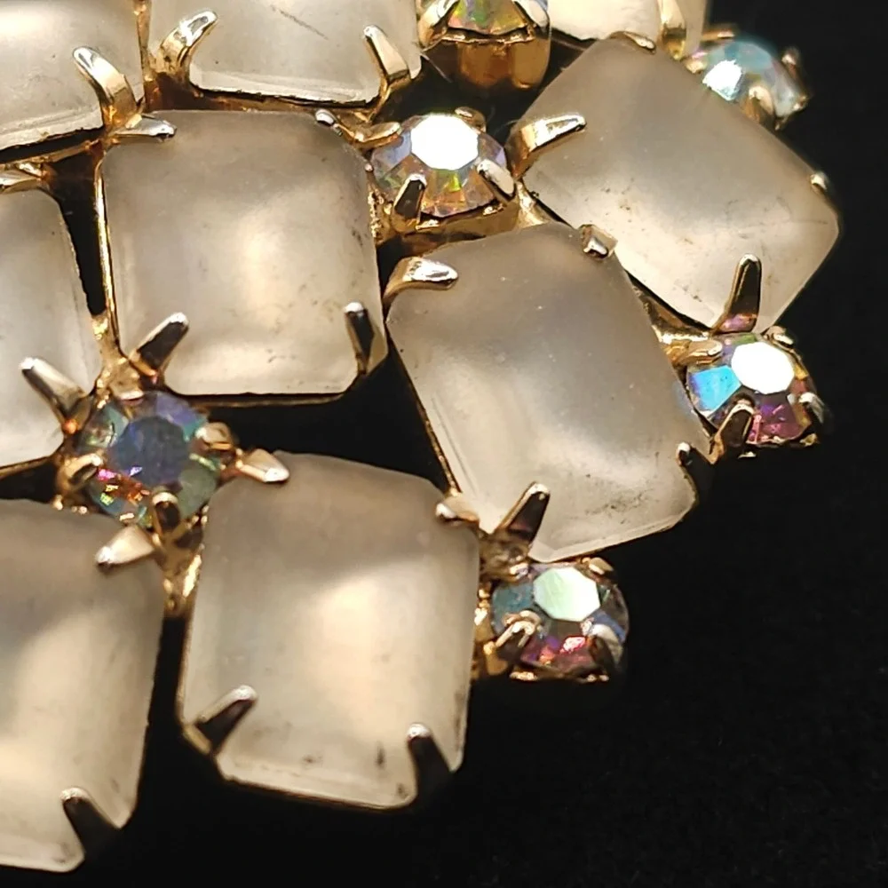 N/A vintage brooch