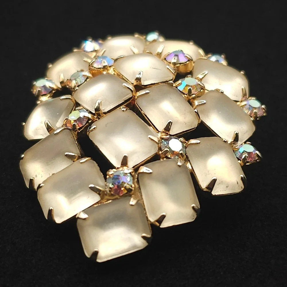 N/A vintage brooch