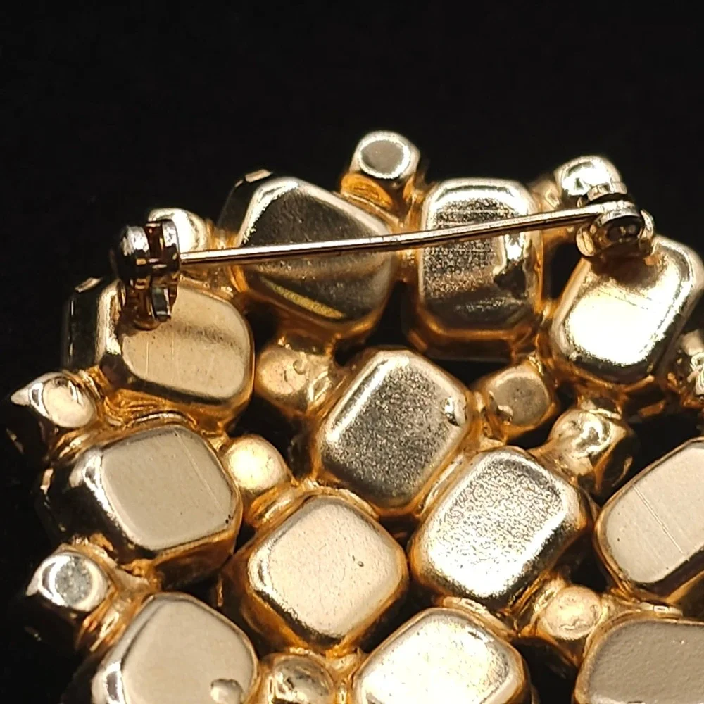 N/A vintage brooch