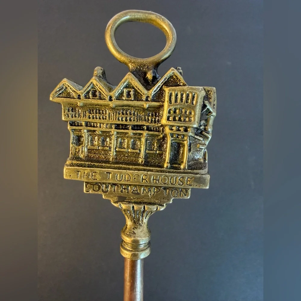 N/A charming antique