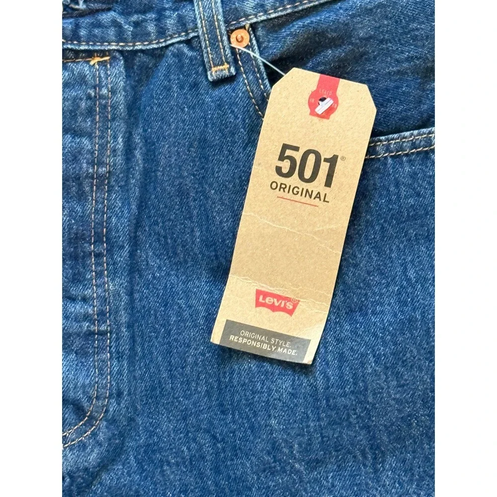 Levis please use