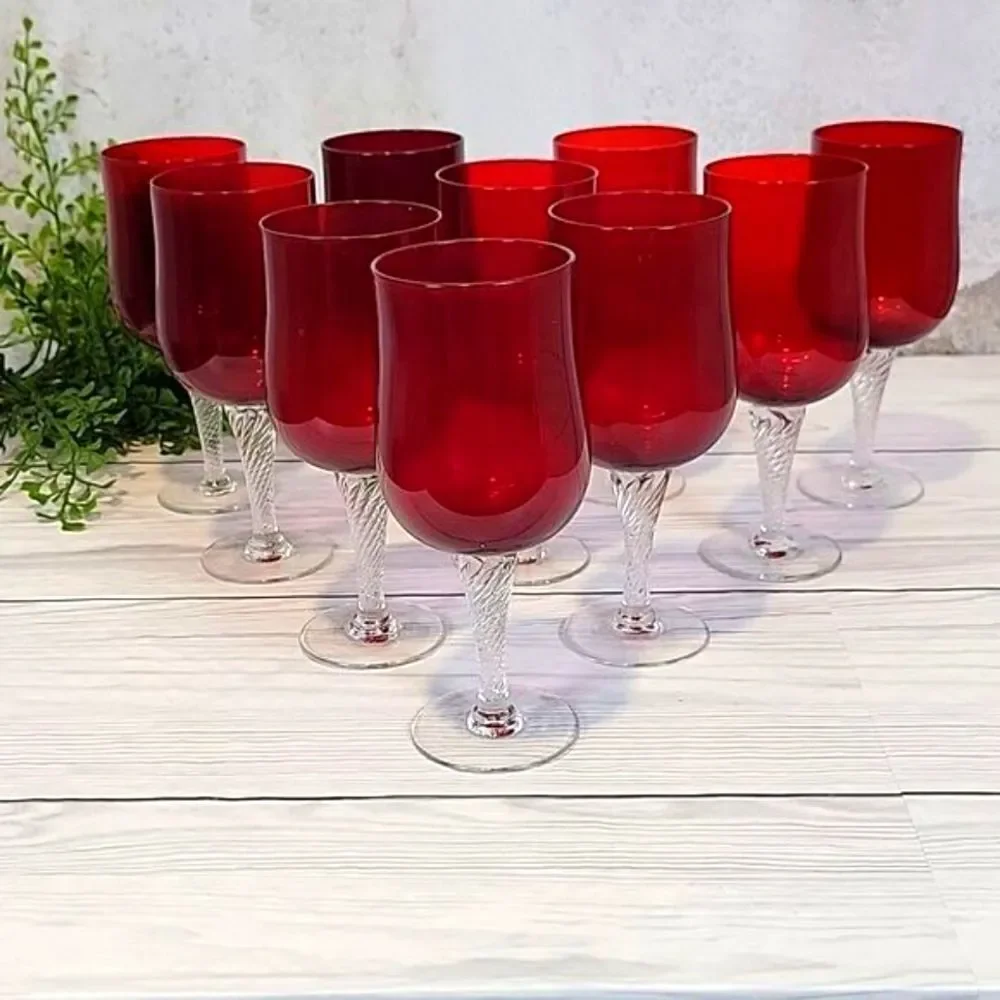 Colony Saturn Red water goblet 7 1/4