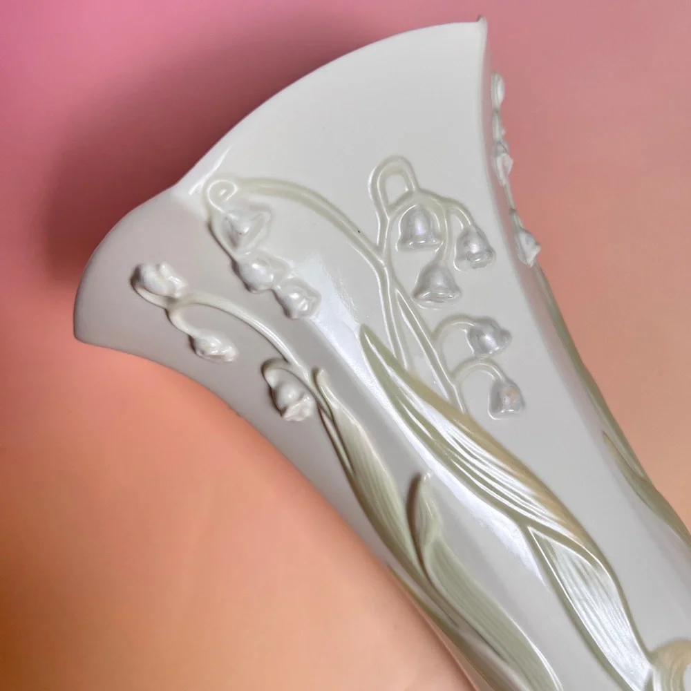 Lenox Floral Blossoms Lily of the Valley Vase 7” Cream Green‎ Porcelain
