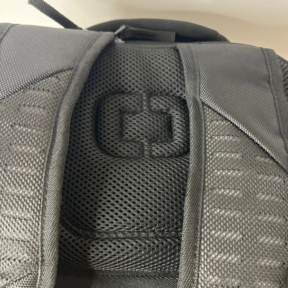 OGIO hdr black