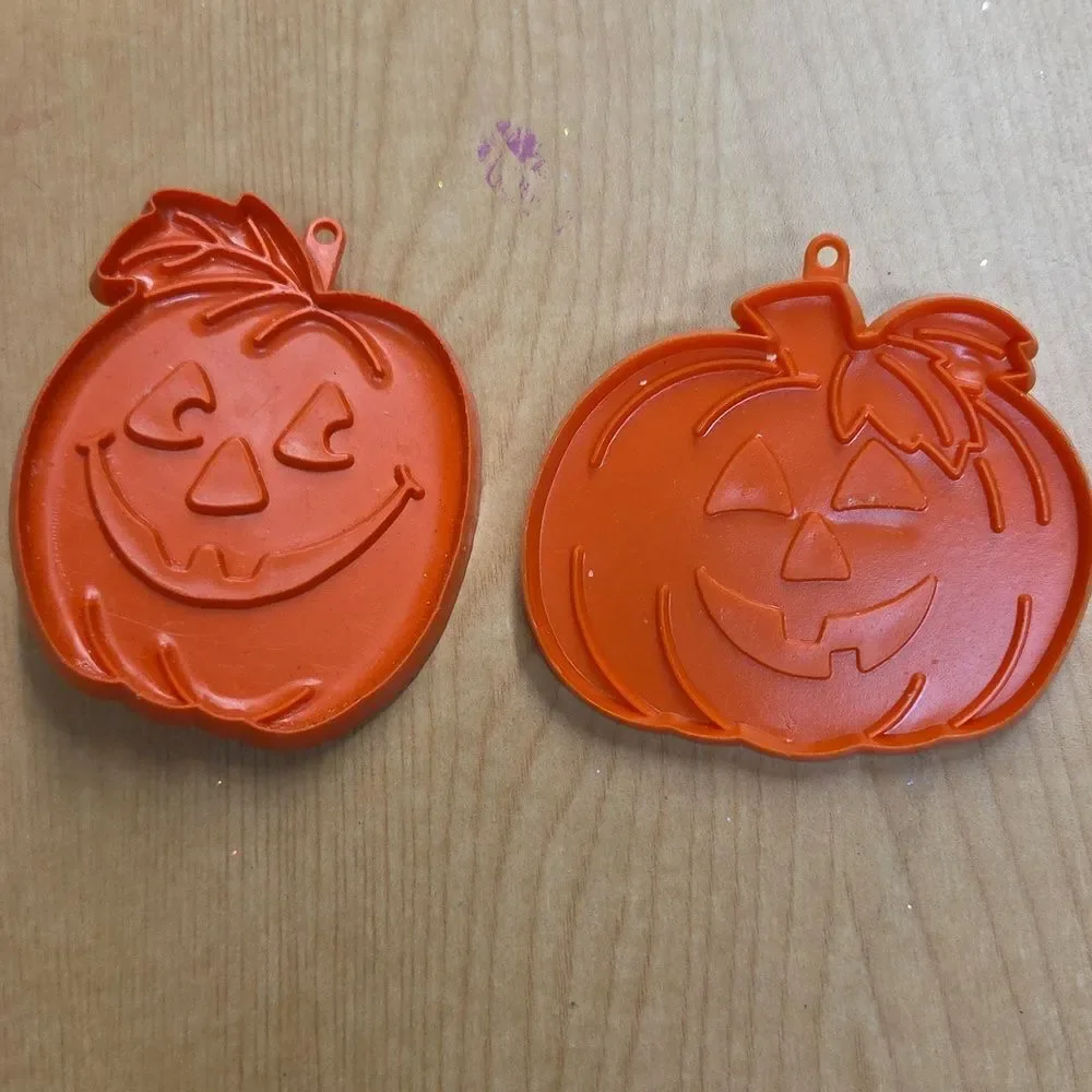 Set of 15‎ FALL cookie cutters, including leaves, ghost, pumpkins, Thanksgiving