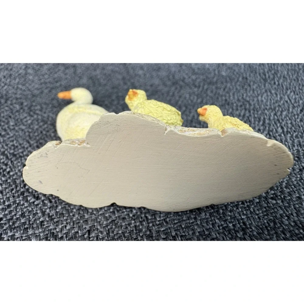 Mother Duck & Ducklings Minature Figurine 2