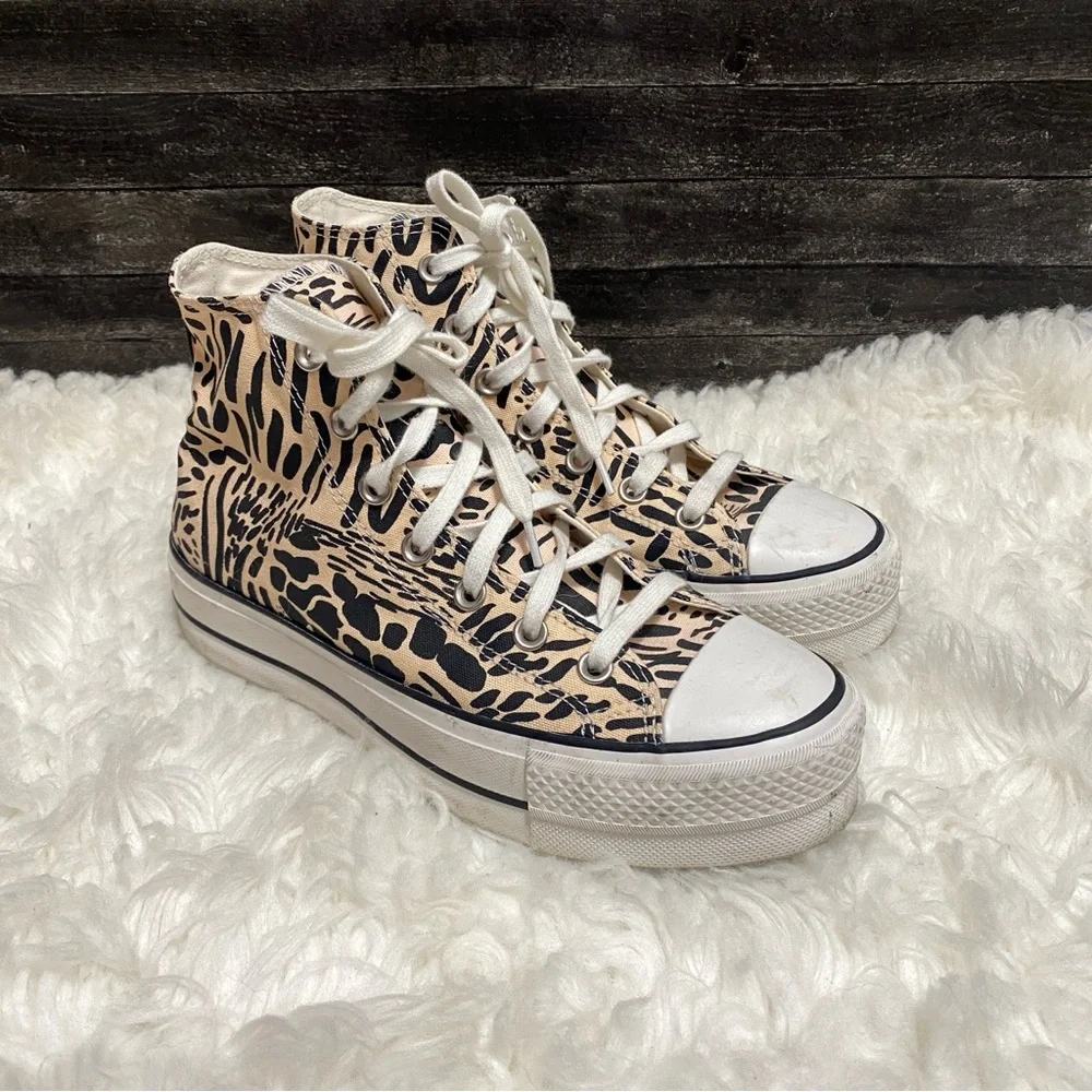 Converse jungle art