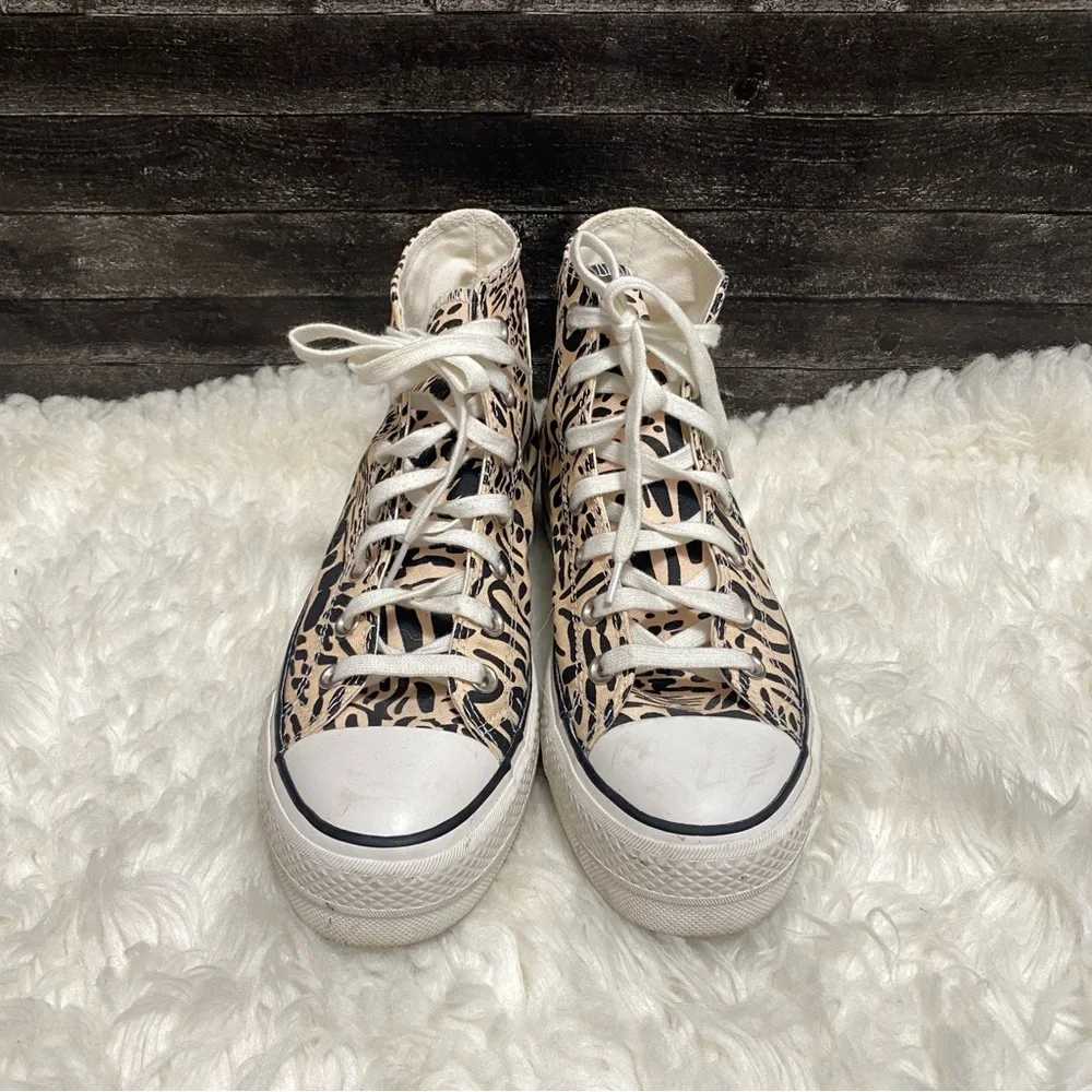 Converse jungle art
