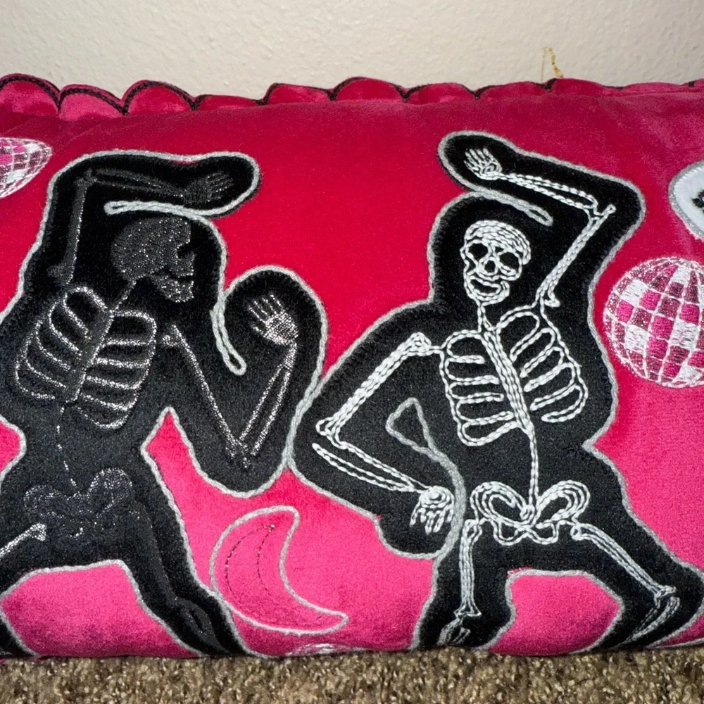 Spooky Vibes disco dancing
