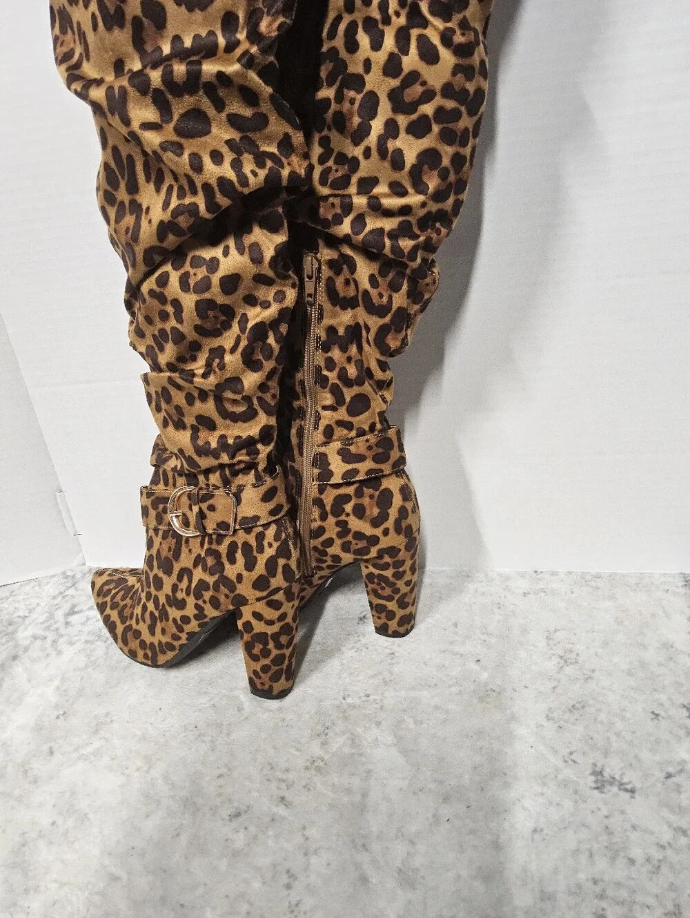 Journee Collection eye catching