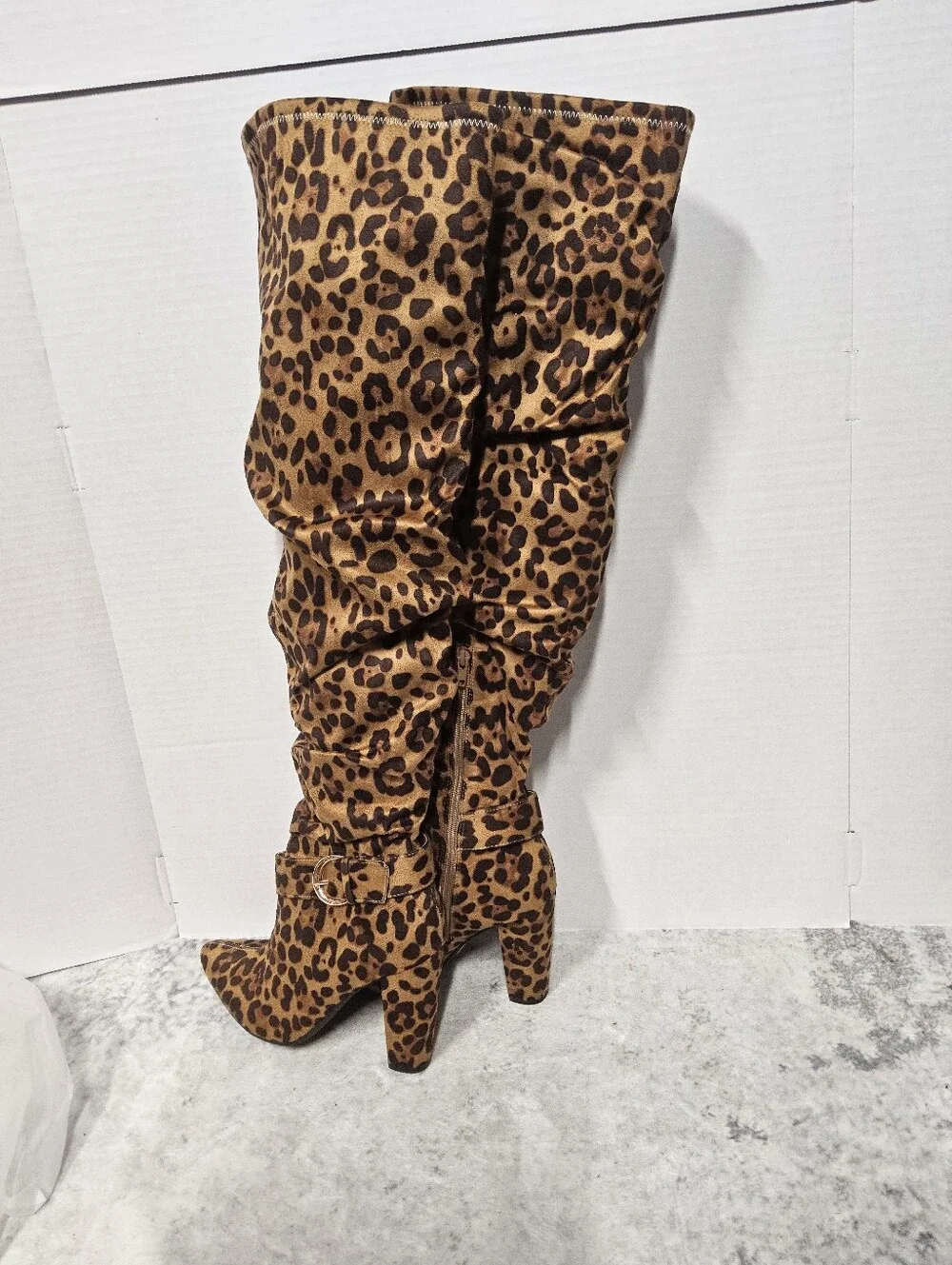 Journee Collection eye catching