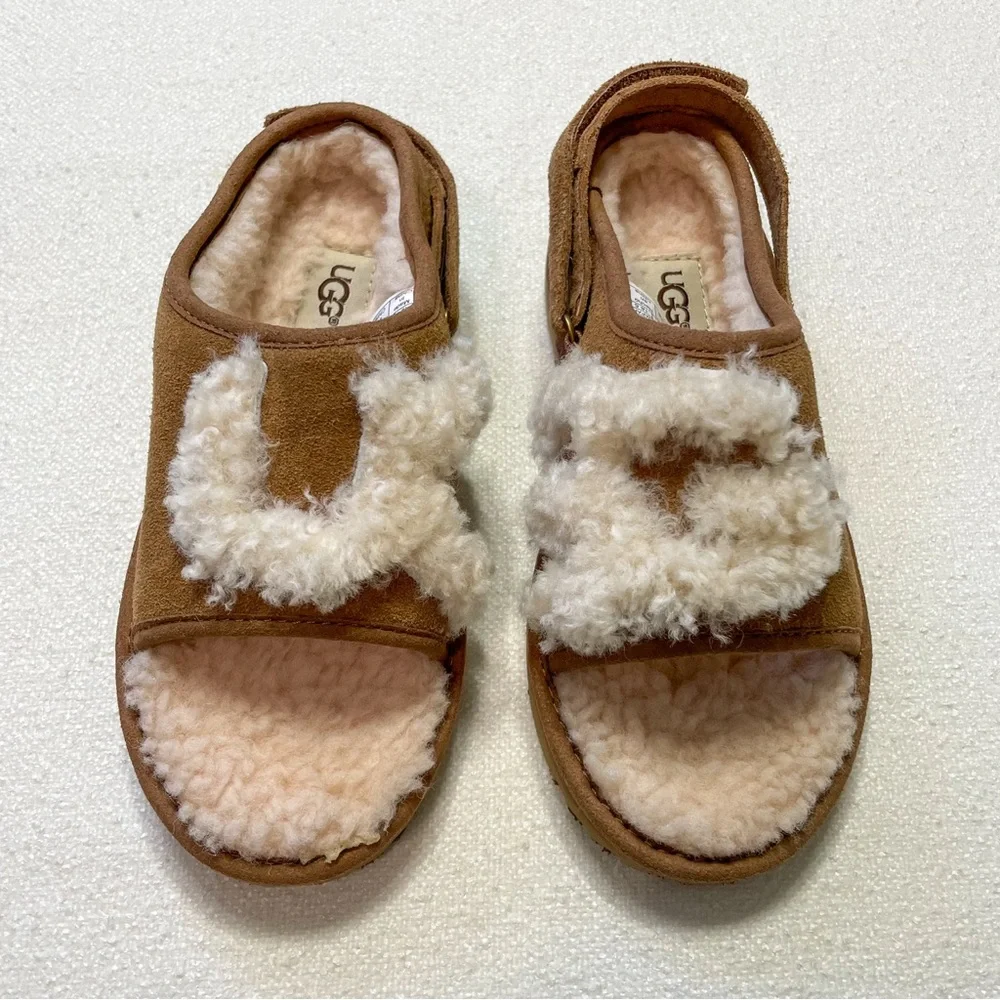 UGG new without