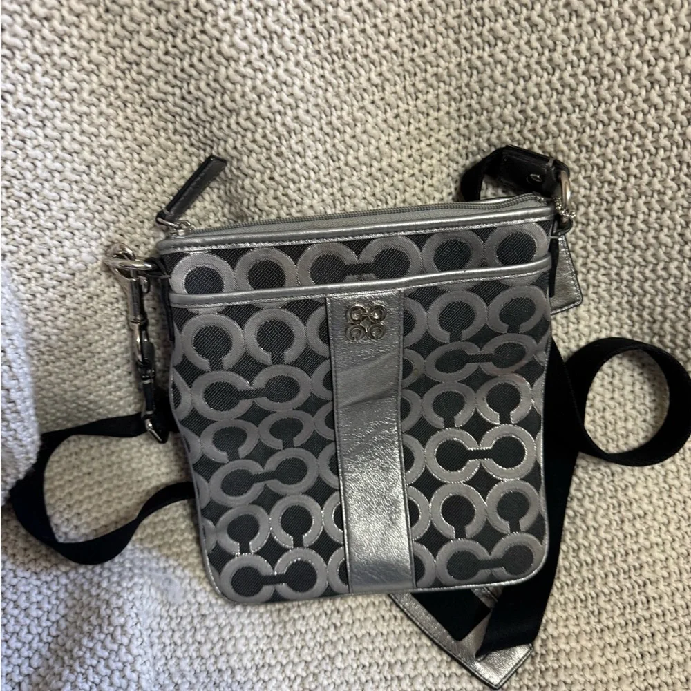 Coach‎ Julia Op Art Swingpack crossbody bag