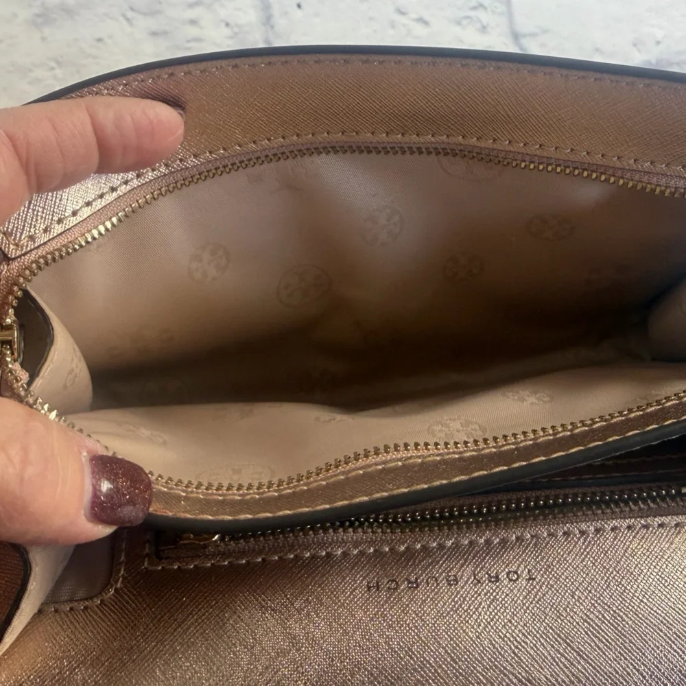 Tory Burch Emerson Combo Crossbody Bag in Metallic Rose Gold.