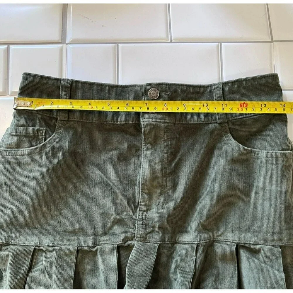 Hollister corduroy pleated